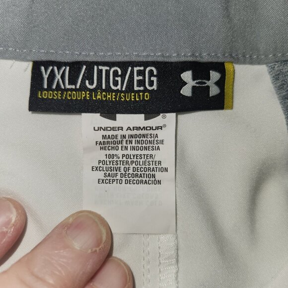 Under Armour Youth XL White Golf Shorts Loose Fit Polyester 2534 - Picture 4 of 7